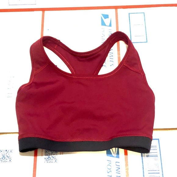 ❤️NWT Nike XS Red DriFit Classic Swoosh Bra - Picture 3 of 5